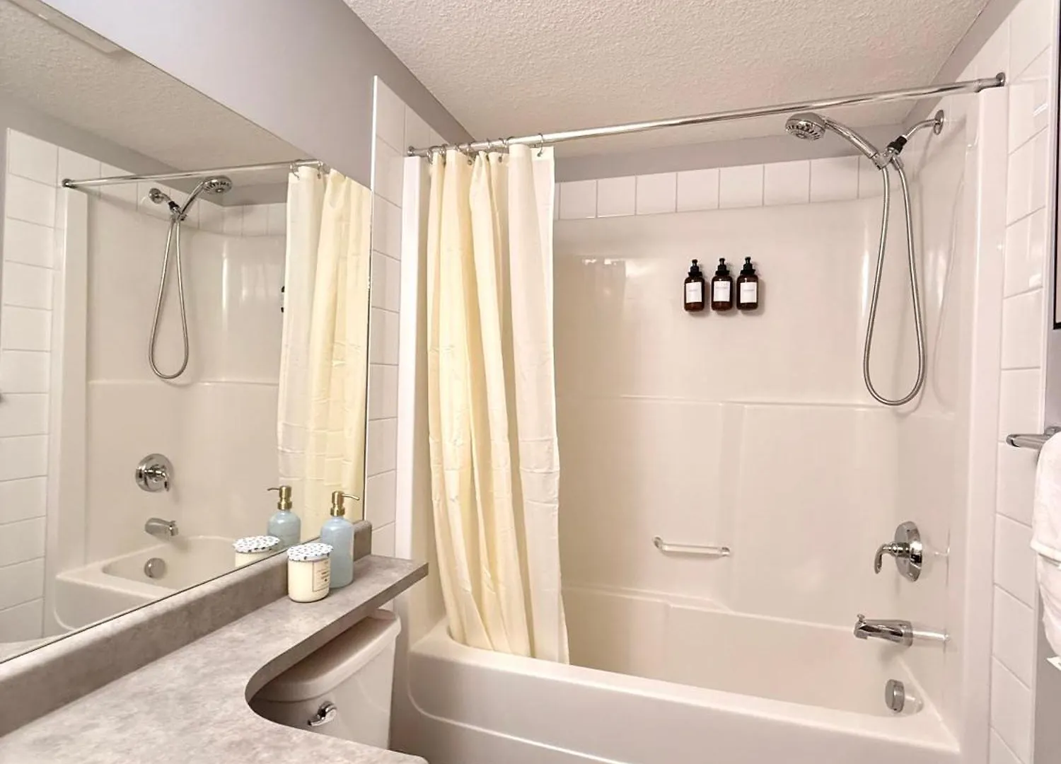 1Bed Highrise Condo Orange House, Clearview Area, Recreation Center Edmonton 0*,