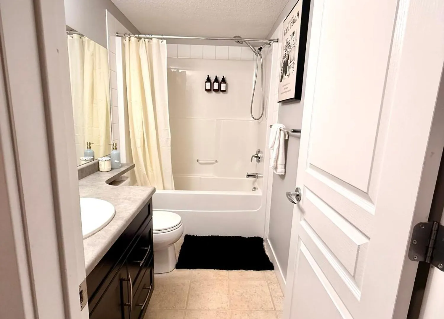 Apartman 1Bed Highrise Condo Orange House, Clearview Area, Recreation Center Edmonton